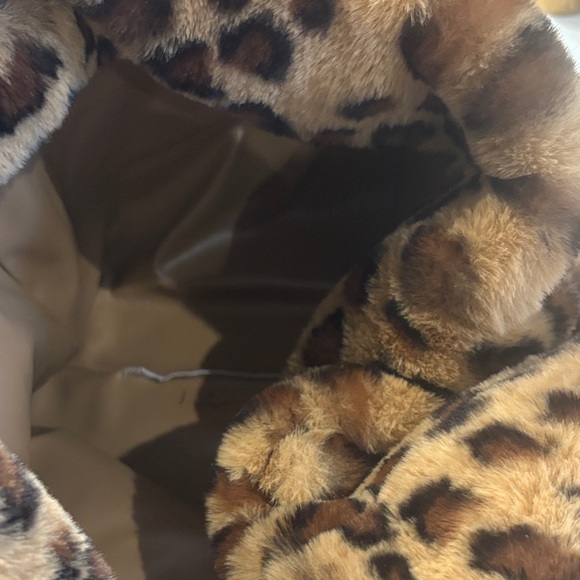 Leopard Print Faux Fur Tote Bag - Picture 5 of 7